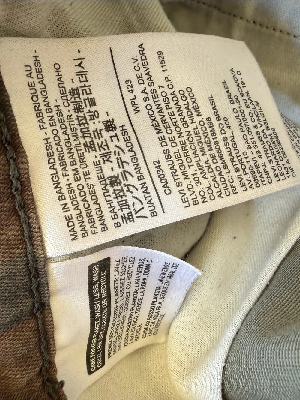 Levi's Men's Camouflage Cargo Shorts in Brown and Green